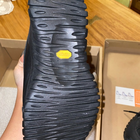 UGG boots - Picture 14 of 16